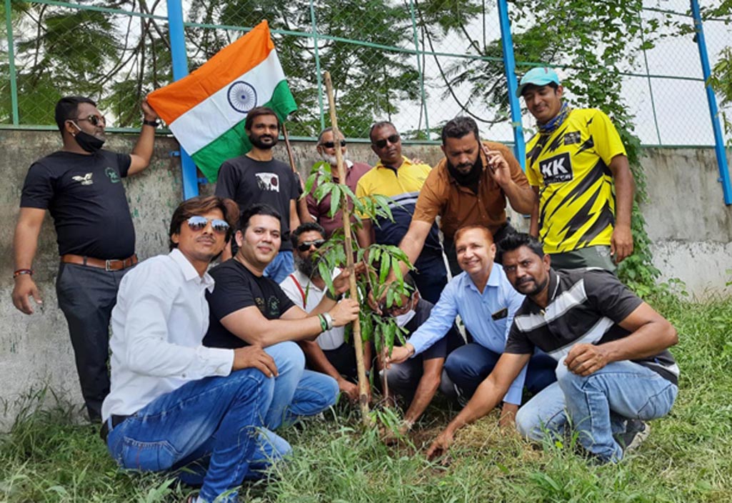 Greenman Viral Desai celebrated Independence Day as a part of Satyagraha against pollution